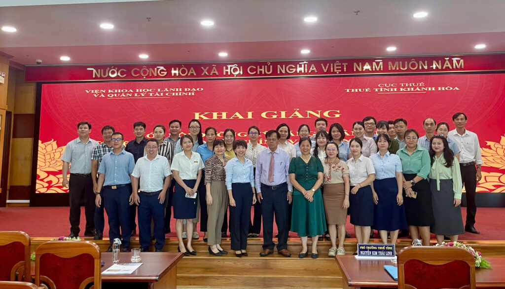 khai giảng